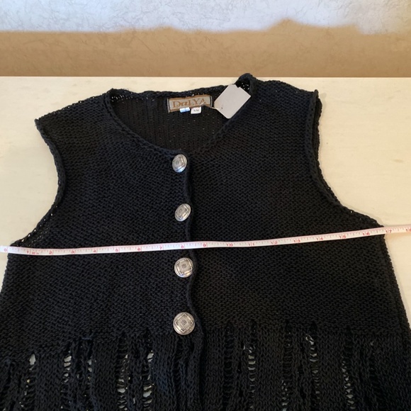 Dalya Knit Vest - Picture 9 of 12